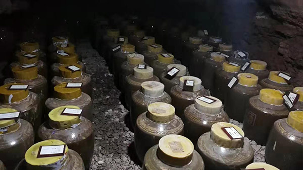 把酒廠做成洞藏酒旅游景點，他僅靠1套蒸汽釀酒設備就年入百萬